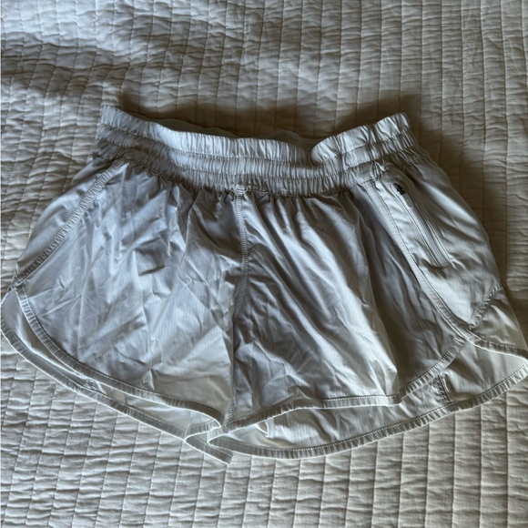 Lululemon Tracker LR Short 4” *lined - Picture 2 of 5